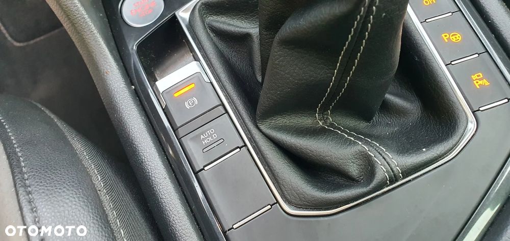 Volkswagen Tiguan 2.0 TDI SCR R-Line - 23