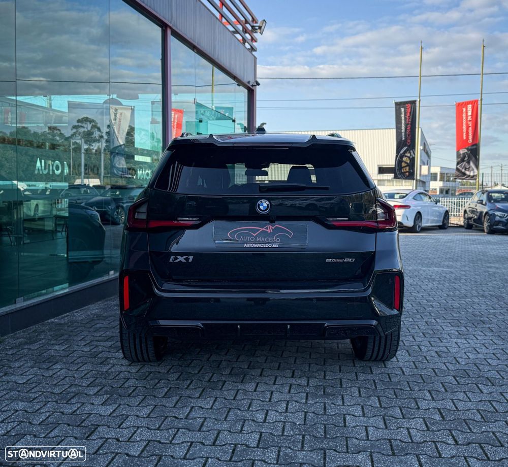 BMW iX1 eDrive20 M Sport Pack - 4