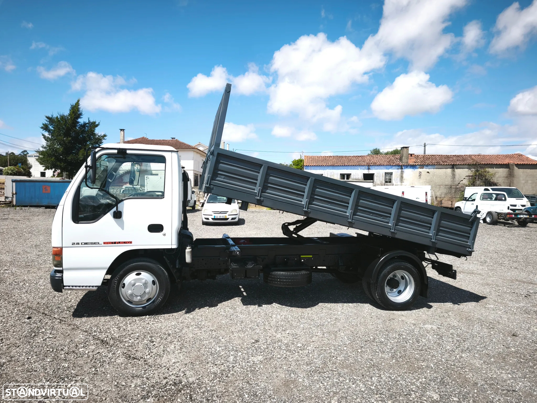 Isuzu NKR - 5