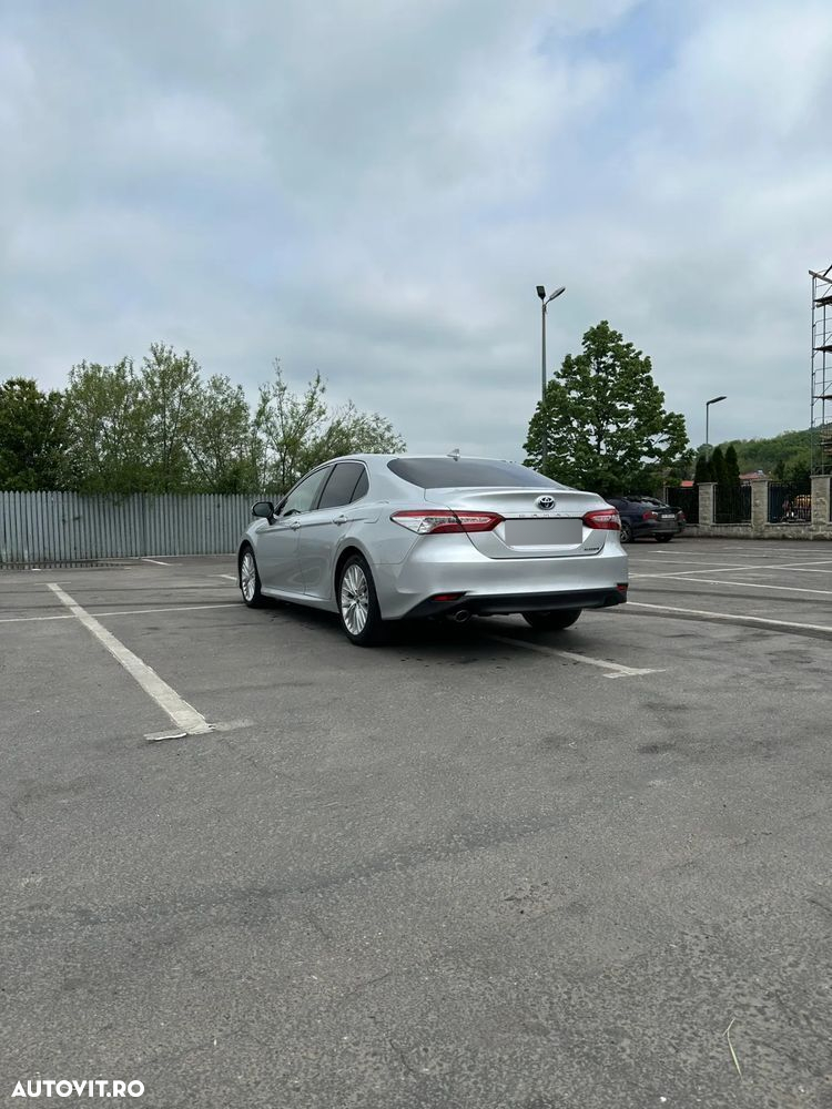 Toyota Camry 2.5 HEV Executive - 4