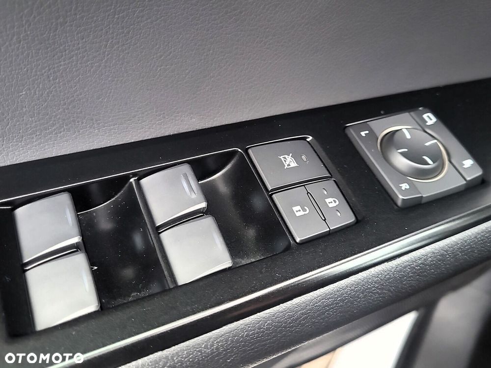 Lexus UX 250h GPF F Sport Design 2WD - 23