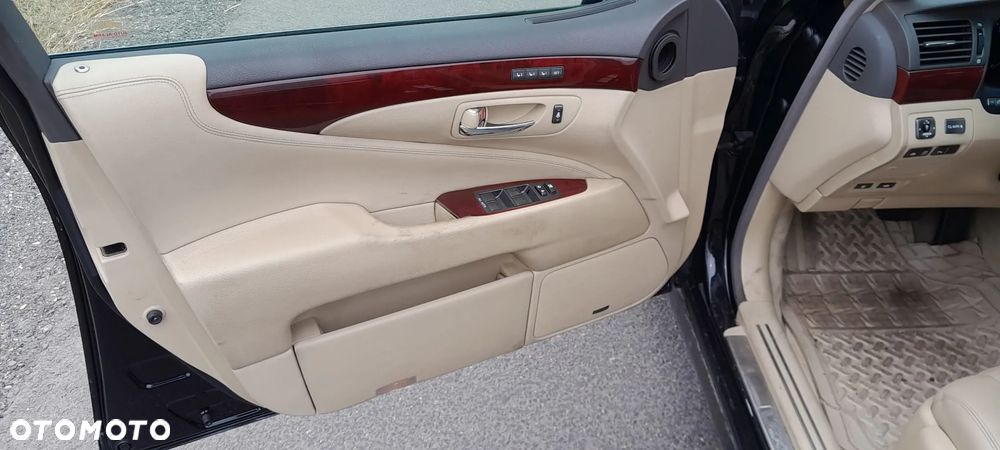 Lexus LS 600h Elegance - 6