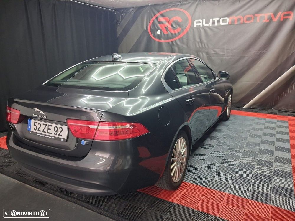 Jaguar XE 2.0 D Prestige Aut. - 6