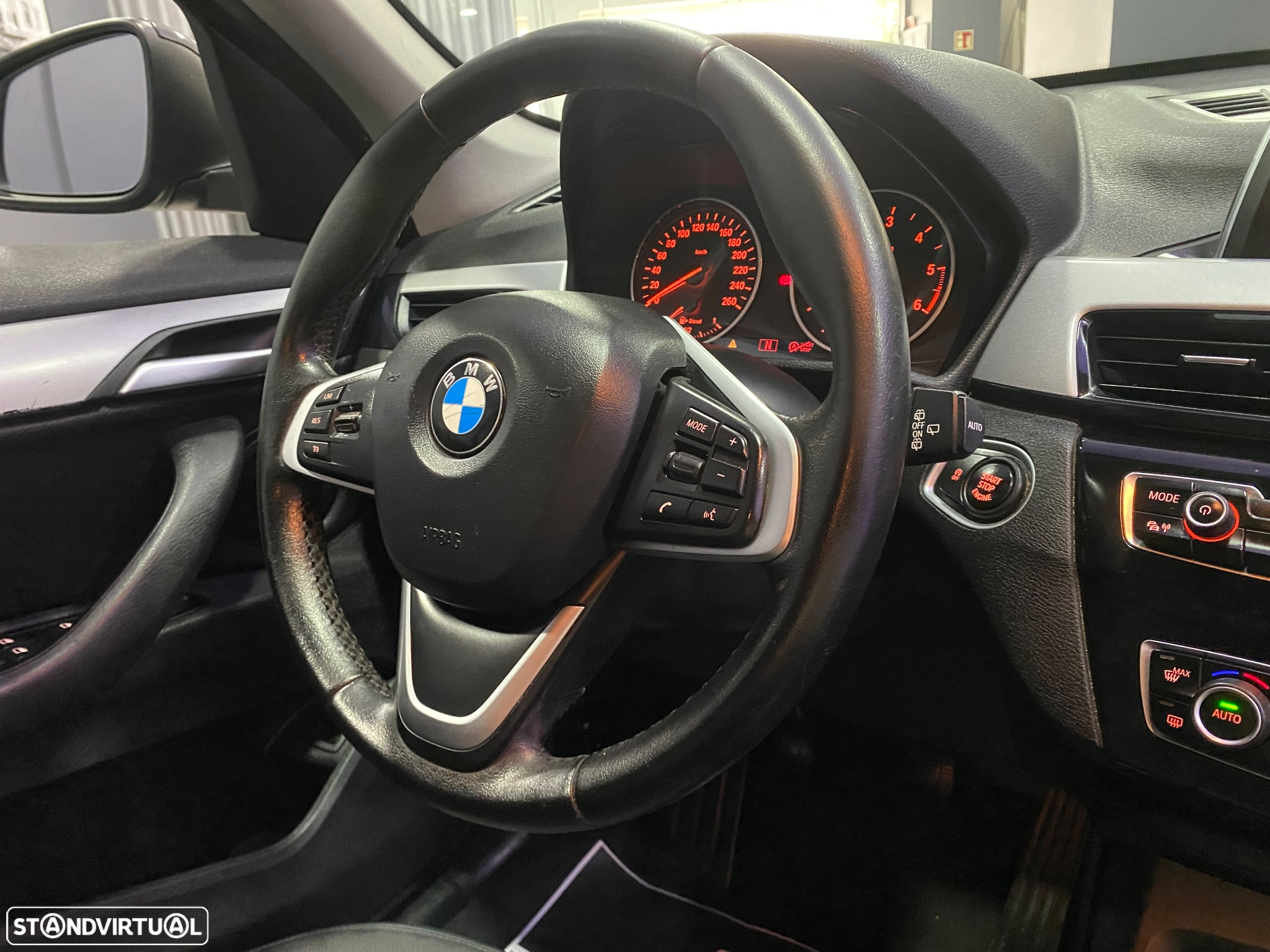 BMW X1 16 d sDrive Advantage - 32
