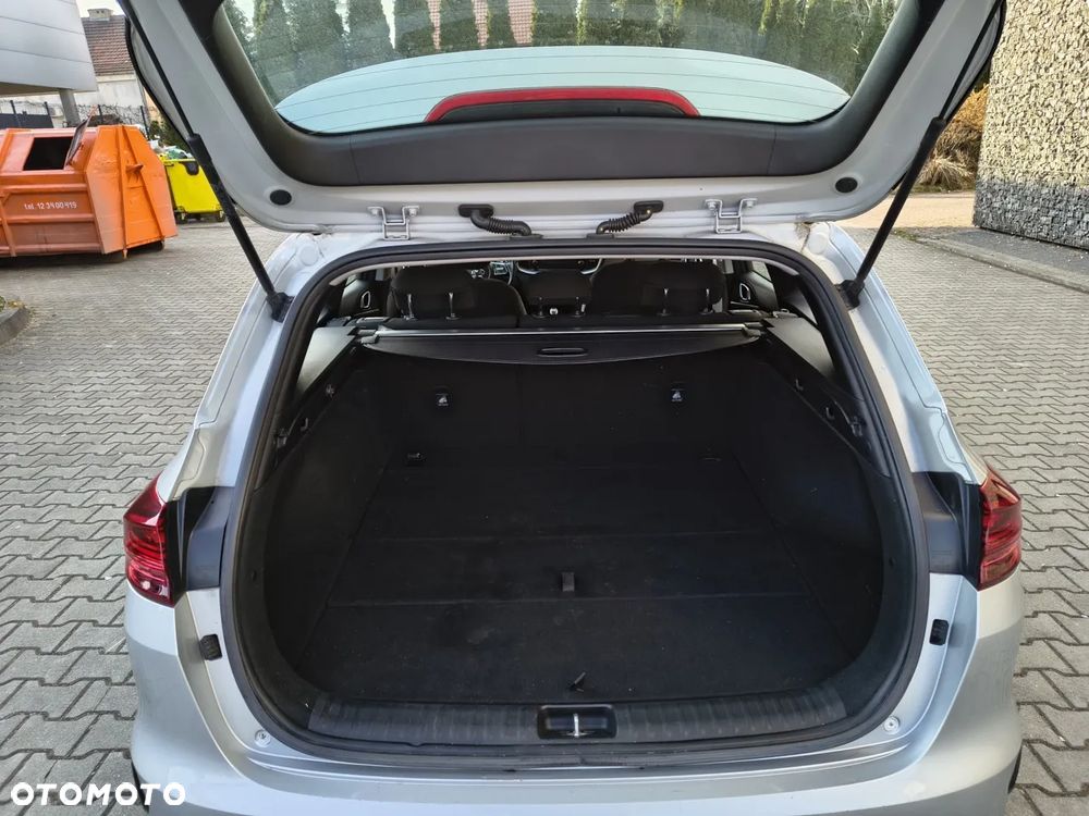 Kia Ceed - 9