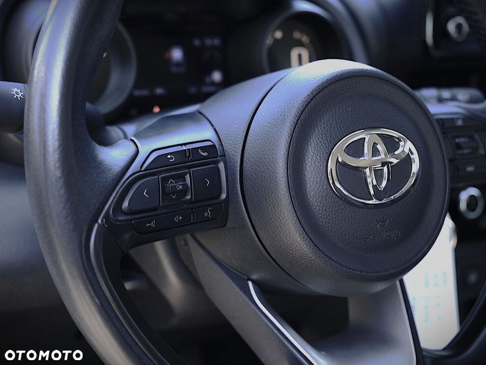 Toyota Yaris Cross Hybrid 1.5 Comfort 4x4 - 23