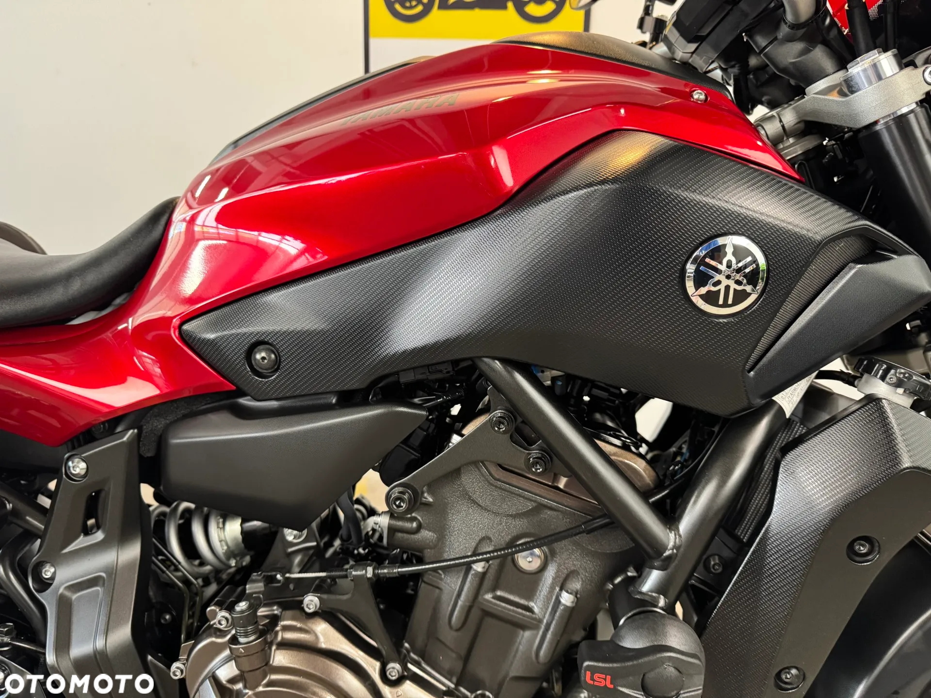 Yamaha MT - 12