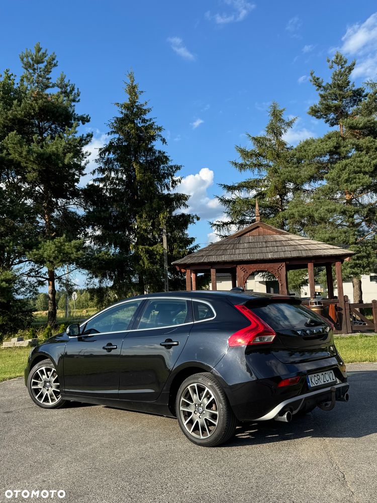 Volvo V40 D4 Drive-E R-Design Kinetic - 2