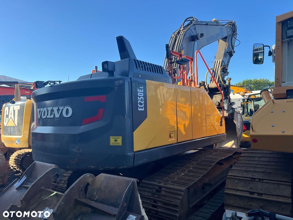 Volvo Ec250 - 8