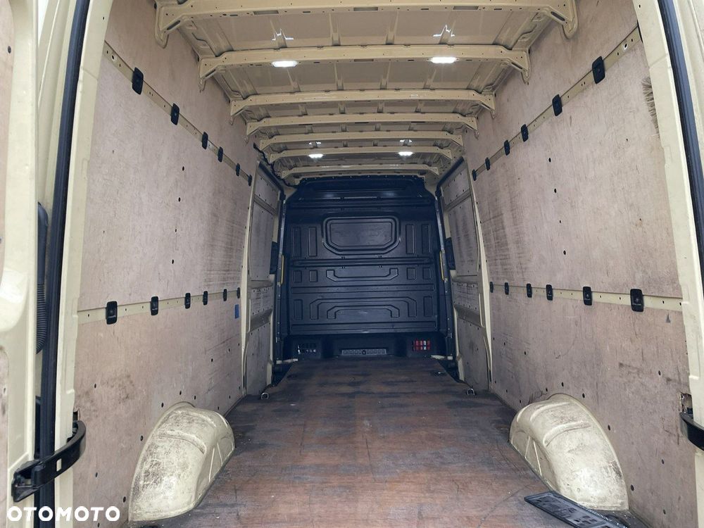 Volkswagen Crafter - 23