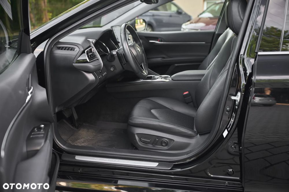 Toyota Camry 2.5 Hybrid Executive CVT - 21