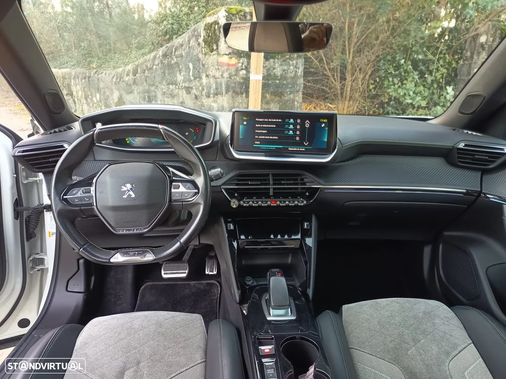 Peugeot e-2008 GT+ - 10