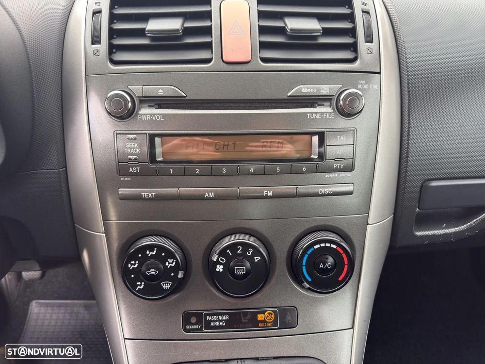 Toyota Auris 1.4 D-4D - 13