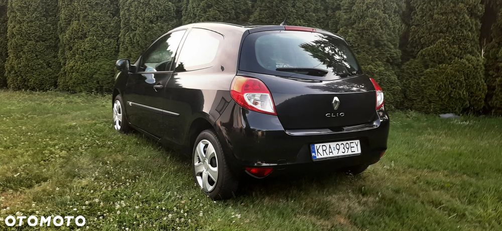 Renault Clio - 19