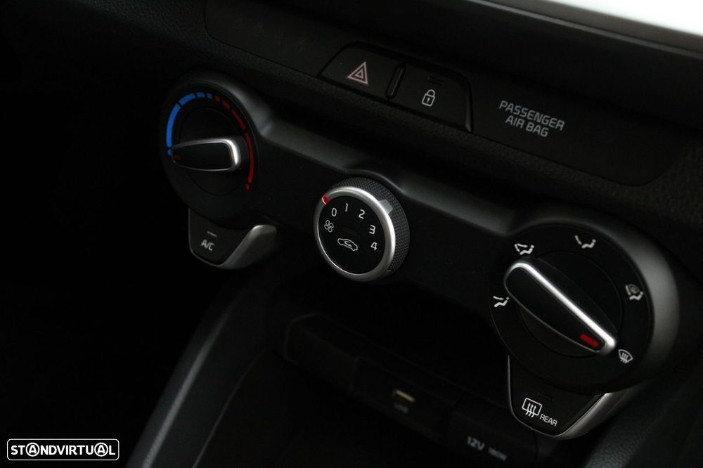 Kia Stonic 1.2 MPi Dynamic - 14