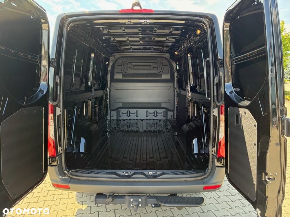 Mercedes-Benz SPRINTER 317 CDI FURGON PRO L2H1 - 18