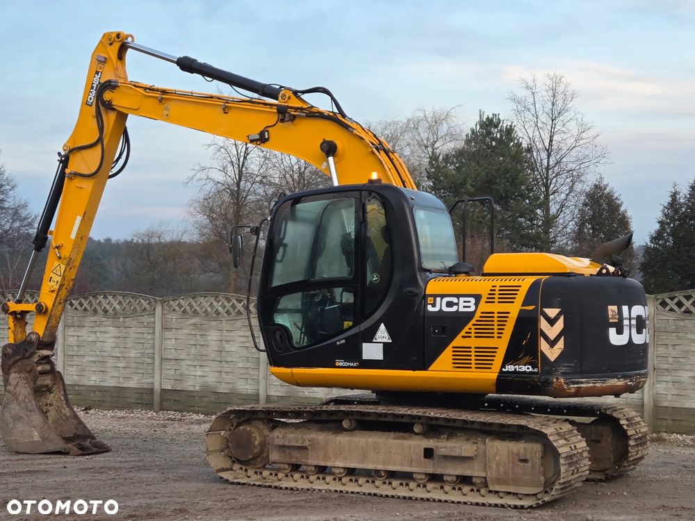 JCB JS130 - 6