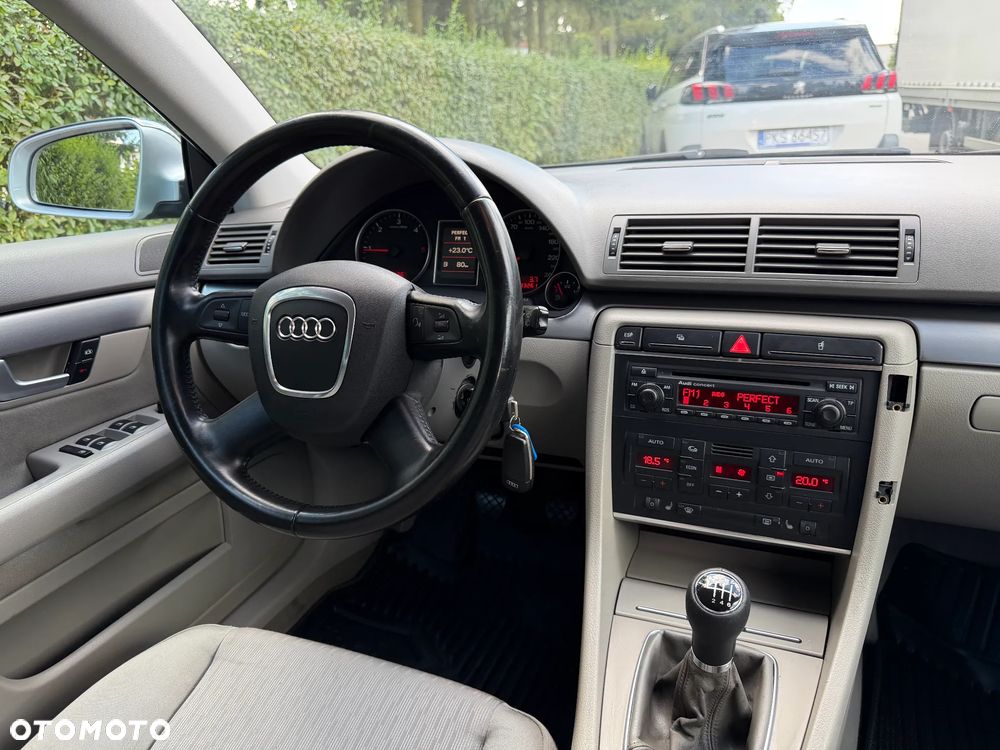 Audi A4 Avant 2.0 TDI - 29