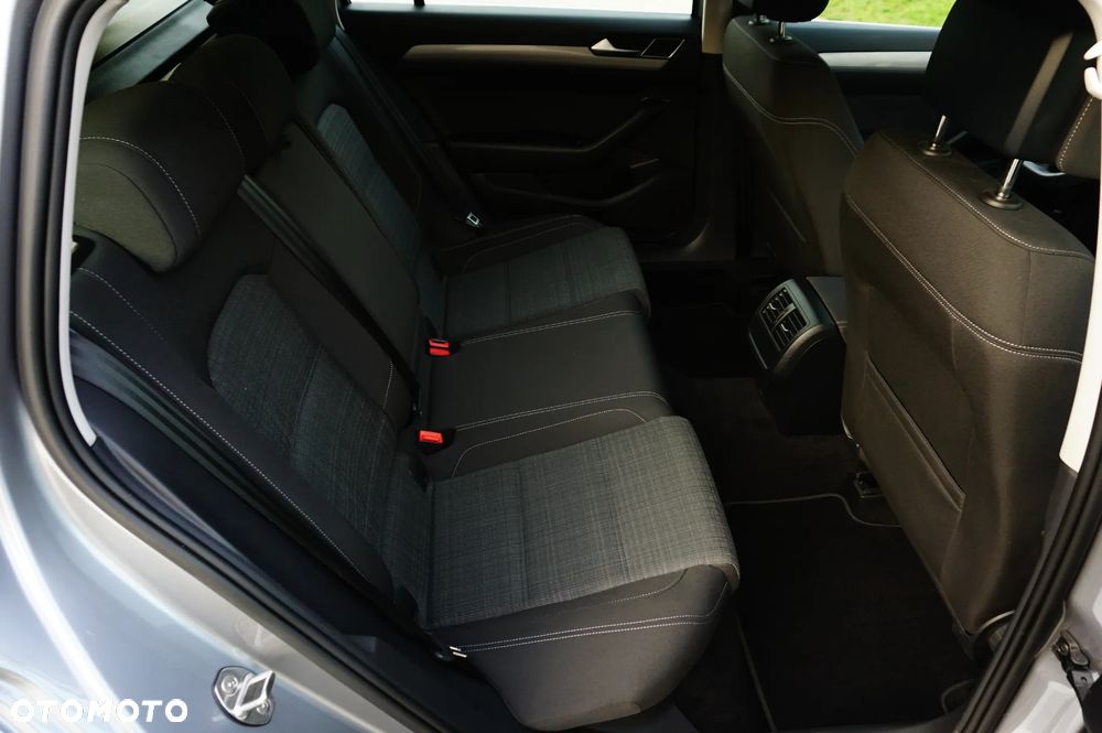 Volkswagen Passat Variant 1.5 TSI EVO Business DSG - 26