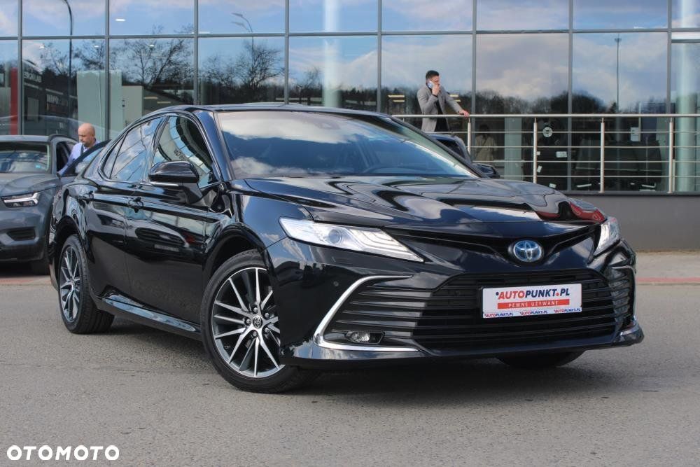 Toyota Camry - 3
