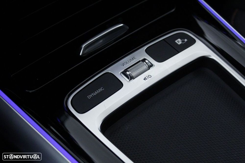 Mercedes-Benz GLA 180 d AMG Line - 32
