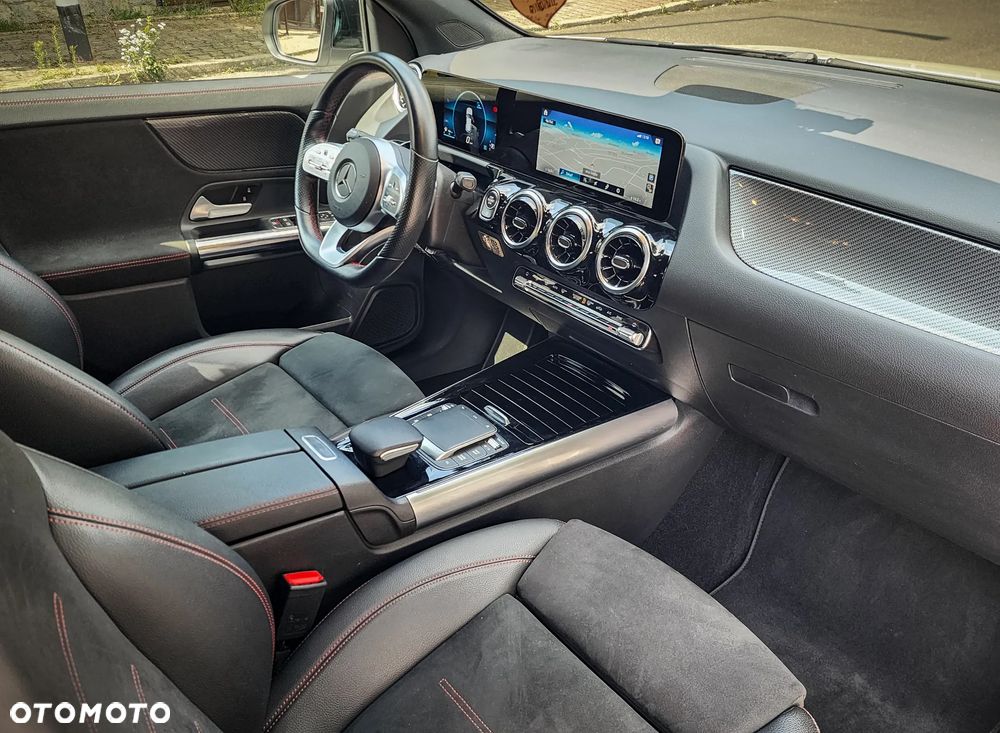 Mercedes-Benz GLA 200 AMG Line - 11