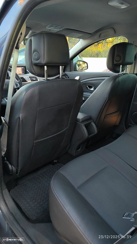 Renault Mégane ENERGY dCi 110 Start & Stop Bose Edition - 23