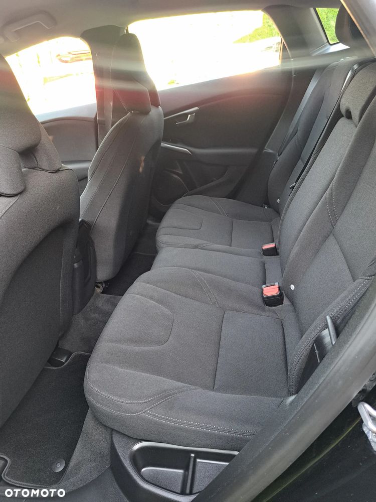 Volvo V40 T2 Drive-E Momentum - 12