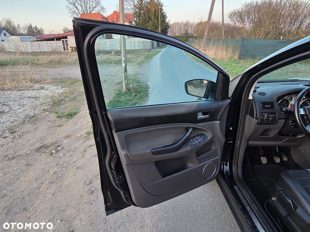 Ford Kuga 2.0 TDCi 4x4 Titanium - 11