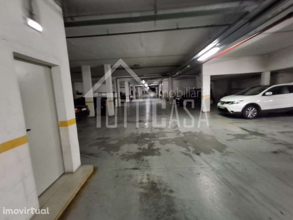 Parqueamento para 2 carros na Venda do Pinheiro - Grande imagem: 5/7