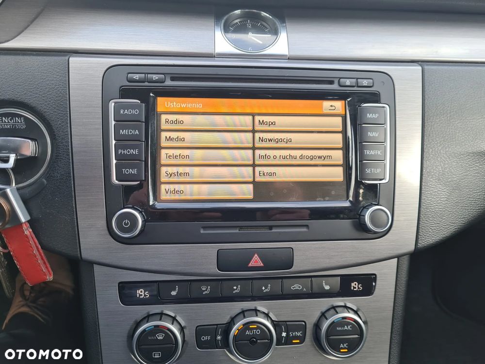 Volkswagen Passat 2.0 TDI Comfortline DSG - 18