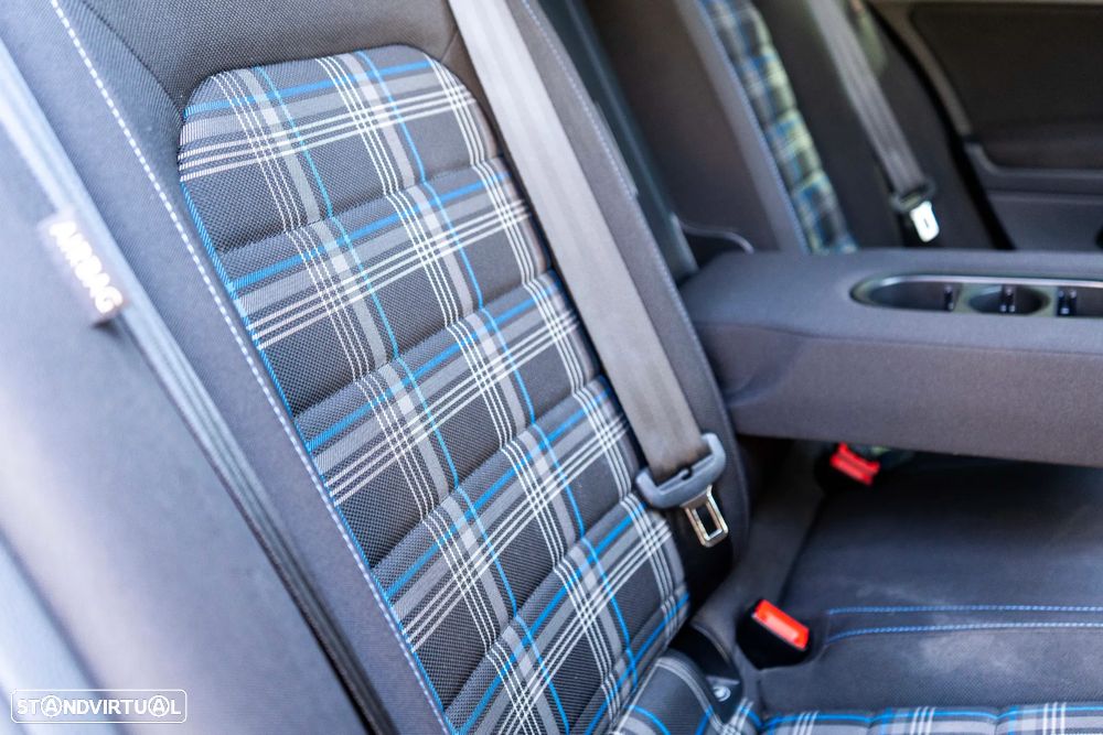VW Golf 1.4 GTE Plug-In-Hybrid DSG - 13