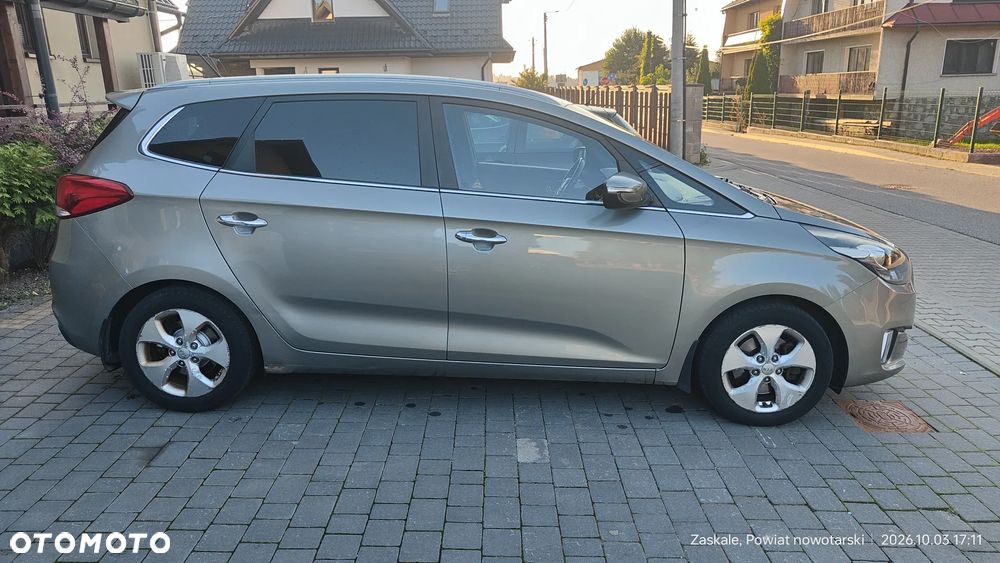Kia Carens 2015 photo 3