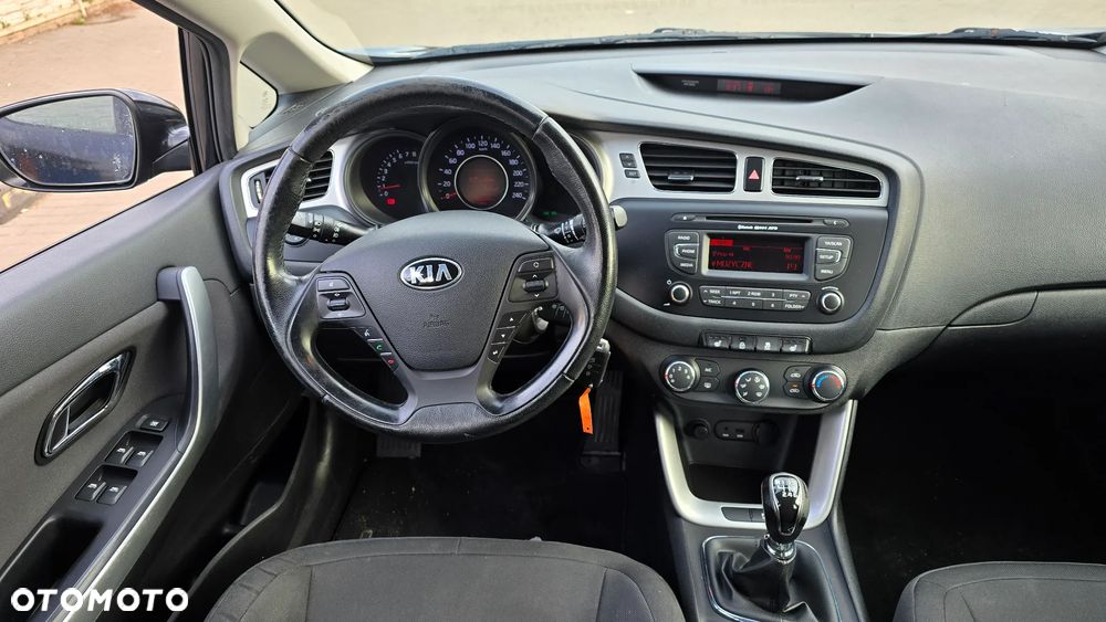 Kia Ceed 1.4 CVVT Dream-Team Edition - 12