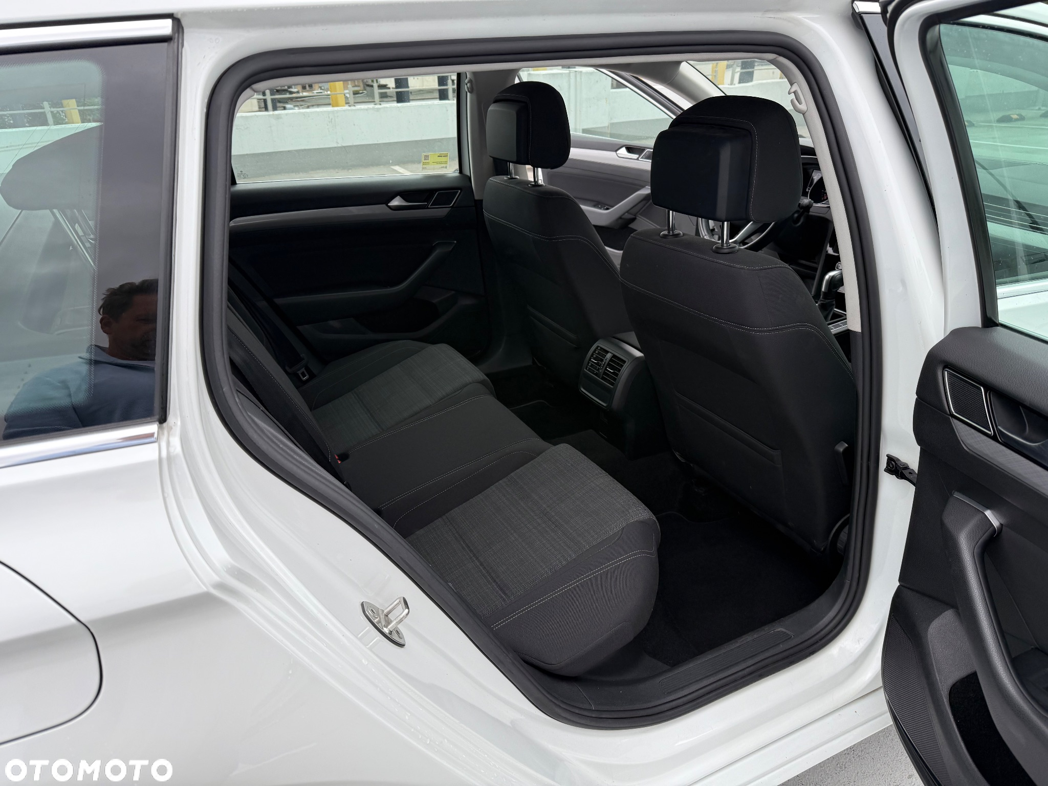 Volkswagen Passat 2.0 TDI EVO Business DSG - 24