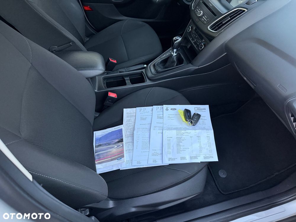 Ford Focus 1.5 TDCi SYNC Edition - 14