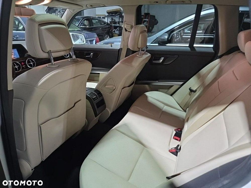 Mercedes-Benz GLK 350 4-Matic - 10