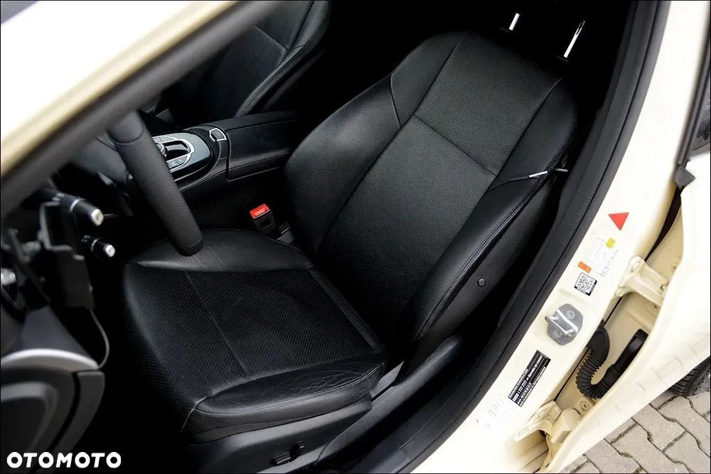 Mercedes-Benz Klasa E 200 d 9G-TRONIC - 19