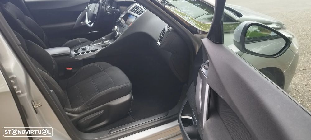 Citroën DS5 e-HDi 115 EGS6 Chic - 21
