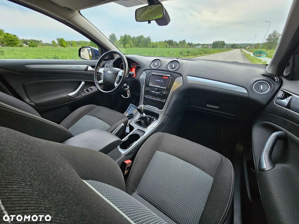 Ford Mondeo - 12