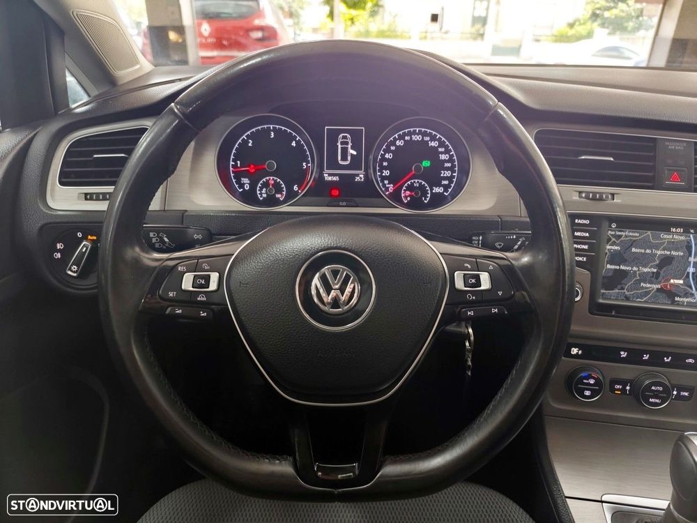 VW Golf Variant 1.6 TDi Sportline DSG - 17