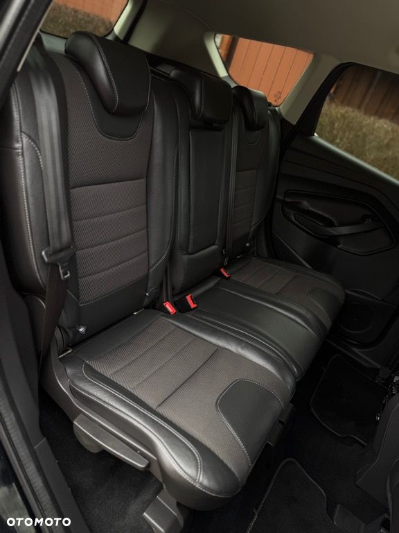 Ford Kuga 2.0 TDCi 4x4 Titanium - 33