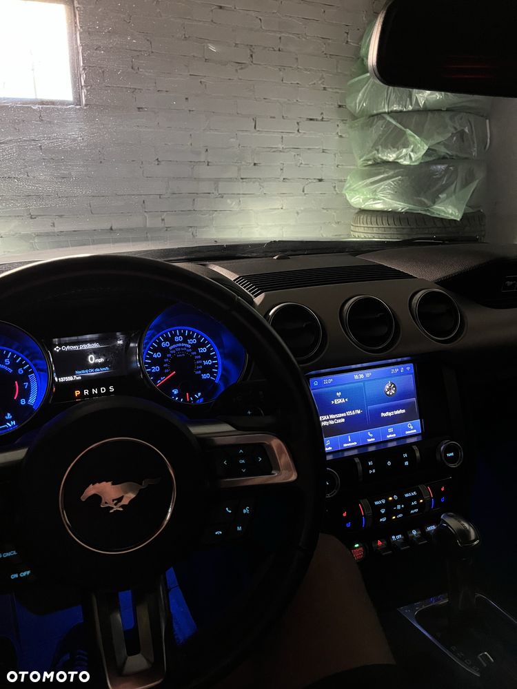 Ford Mustang - 8