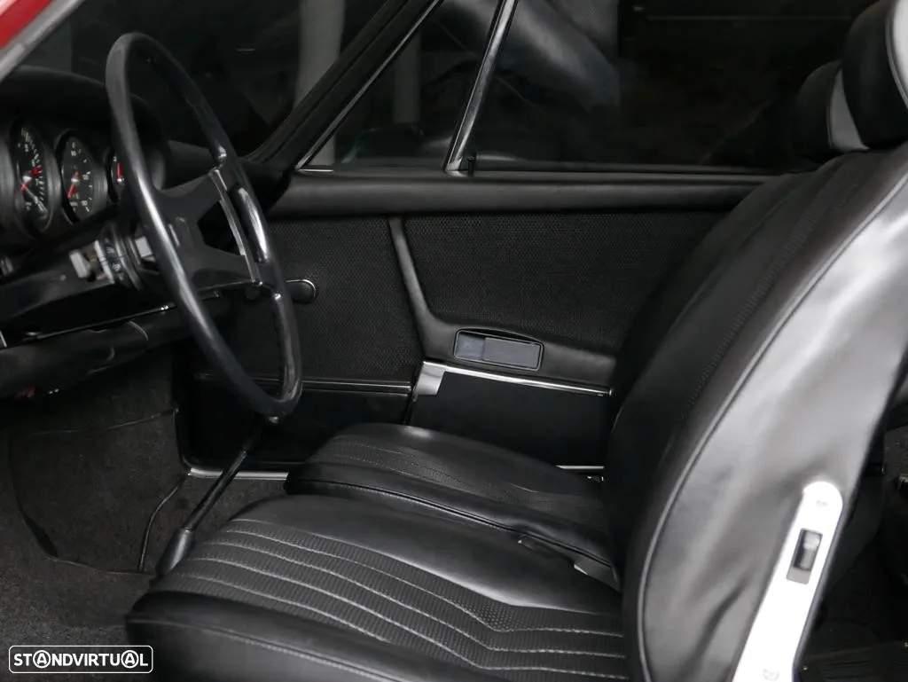 Porsche 911 Série F - 19