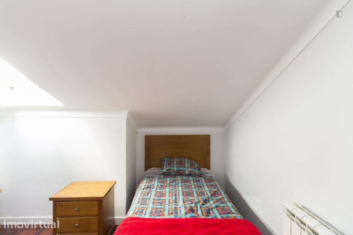 Quarto - localizado em Montes Claros Coimbra - Grande imagem: 2/23