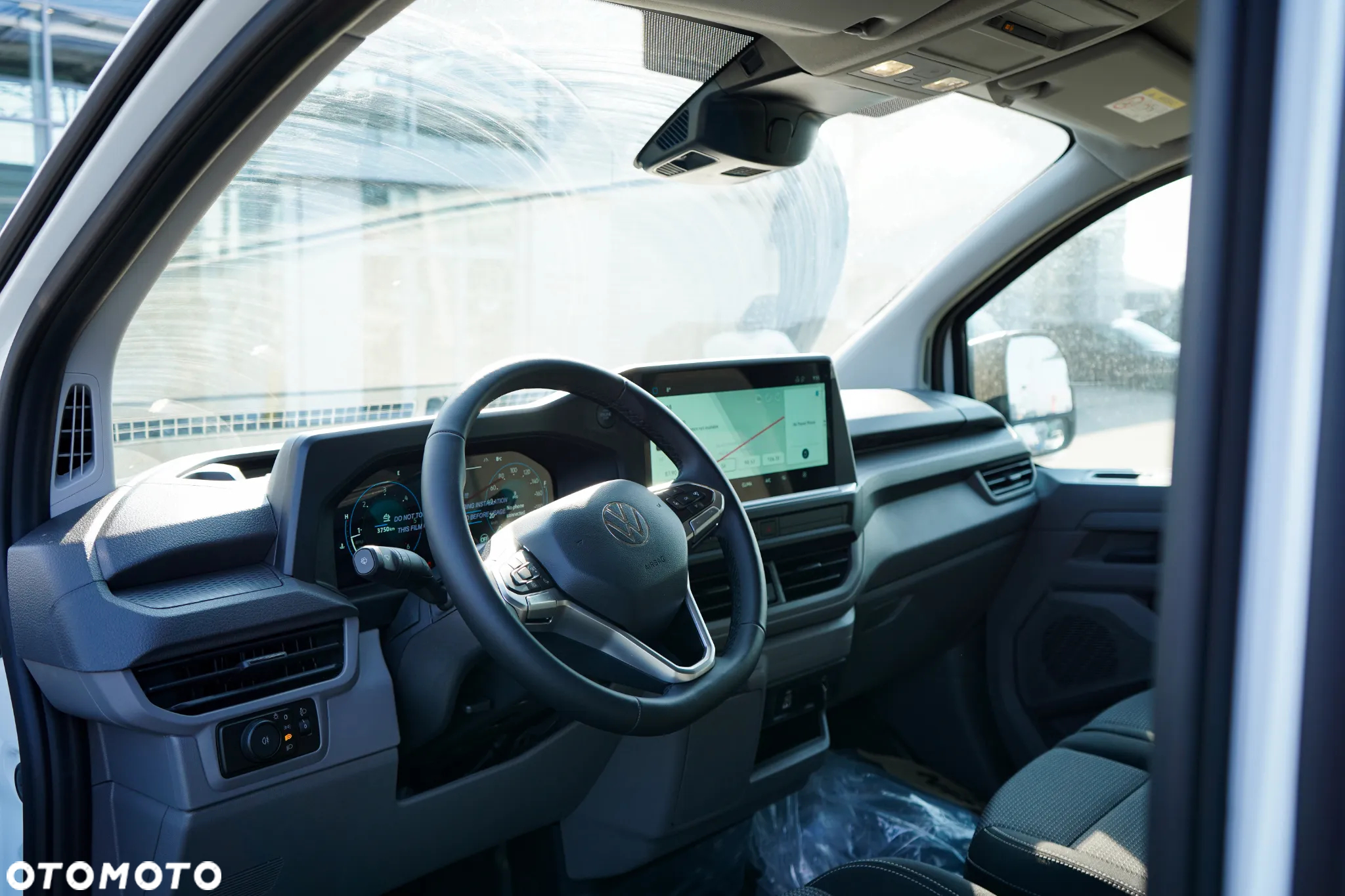 Volkswagen T7 Transporter - 16