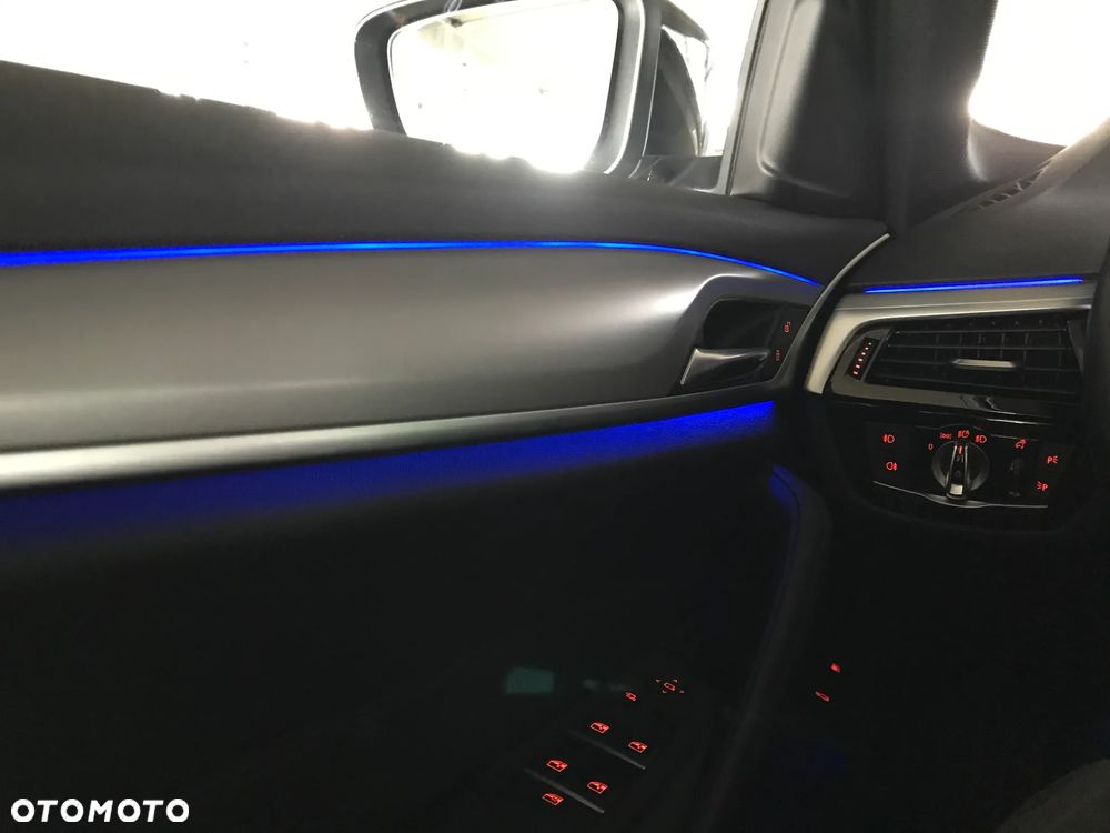 BMW Seria 5 530e Luxury Line sport - 40