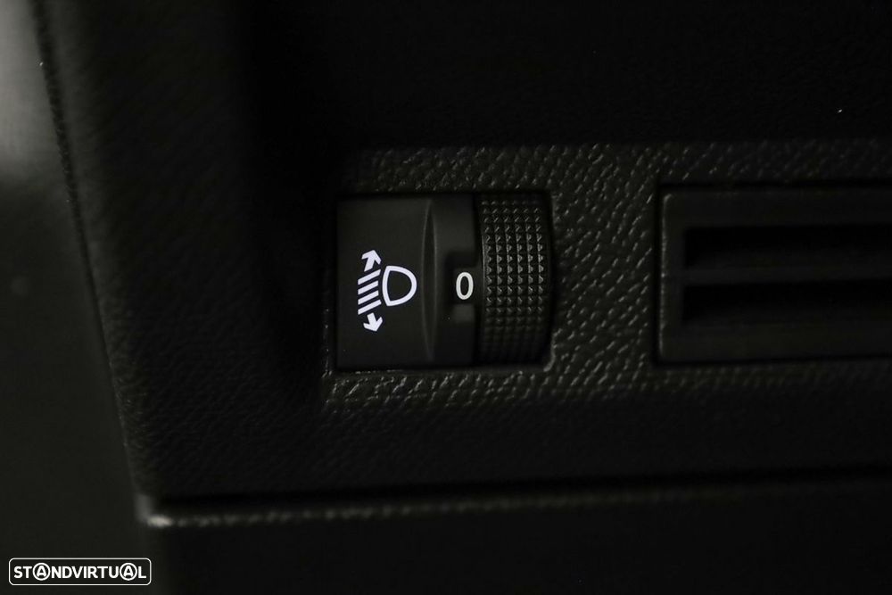 Peugeot 3008 1.2 Hybrid Allure e-DCS6 - 18