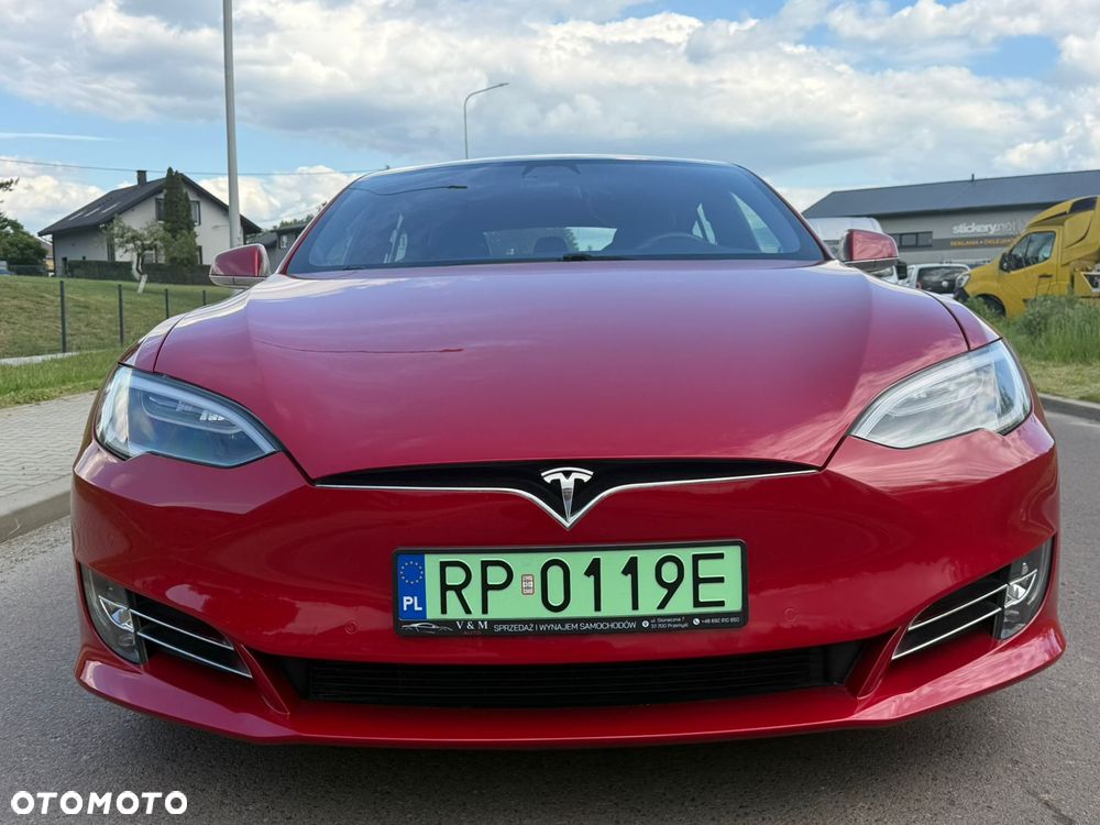 Tesla Model S - 4
