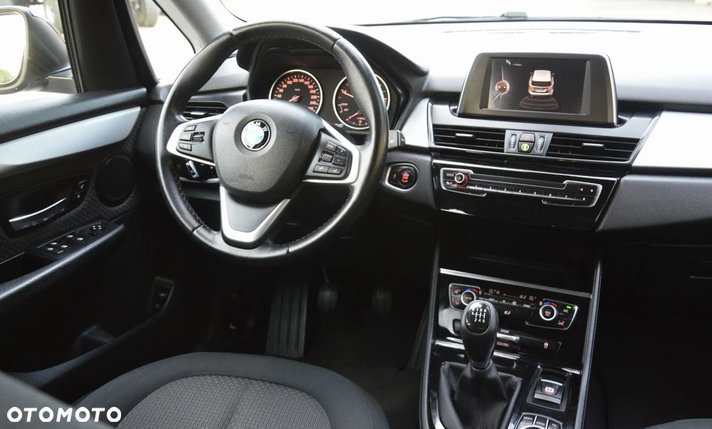 BMW Seria 2 216d - 16